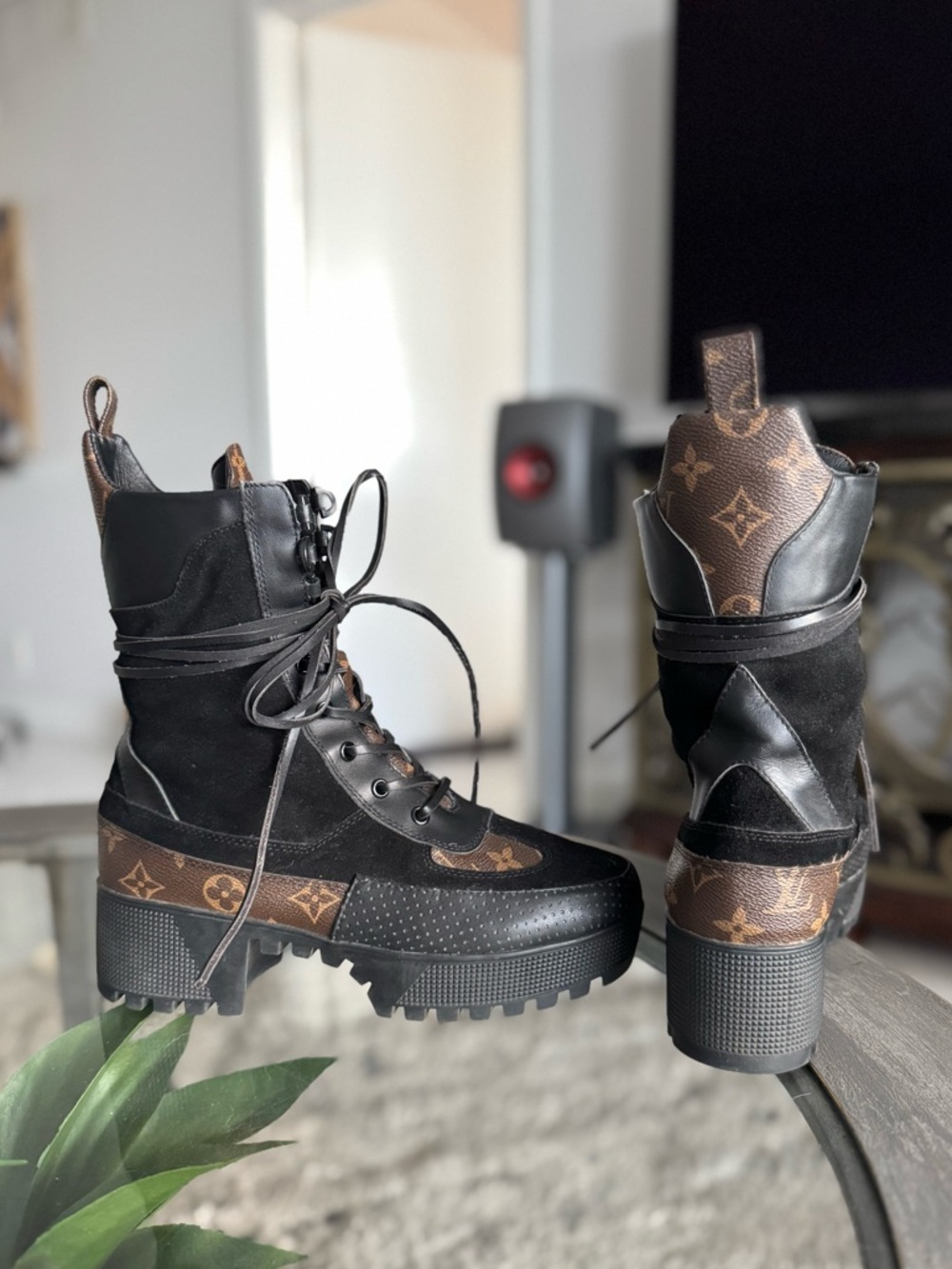 Louis Vuitton combat calfskin and suede boots, black with brown size EU 40 - Picture 4 of 11